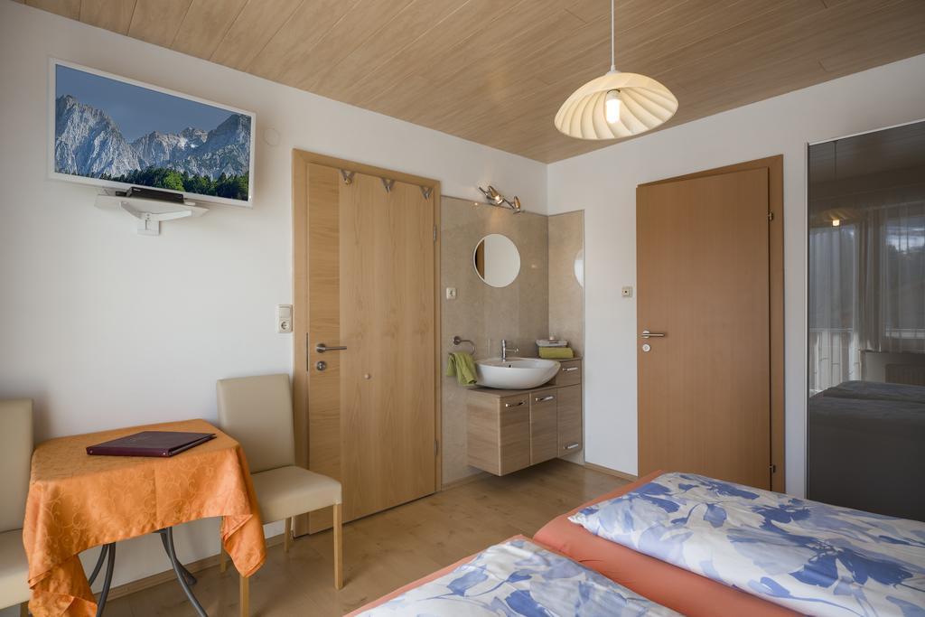 Hotel Haus Enzian Thiersee Exterior foto